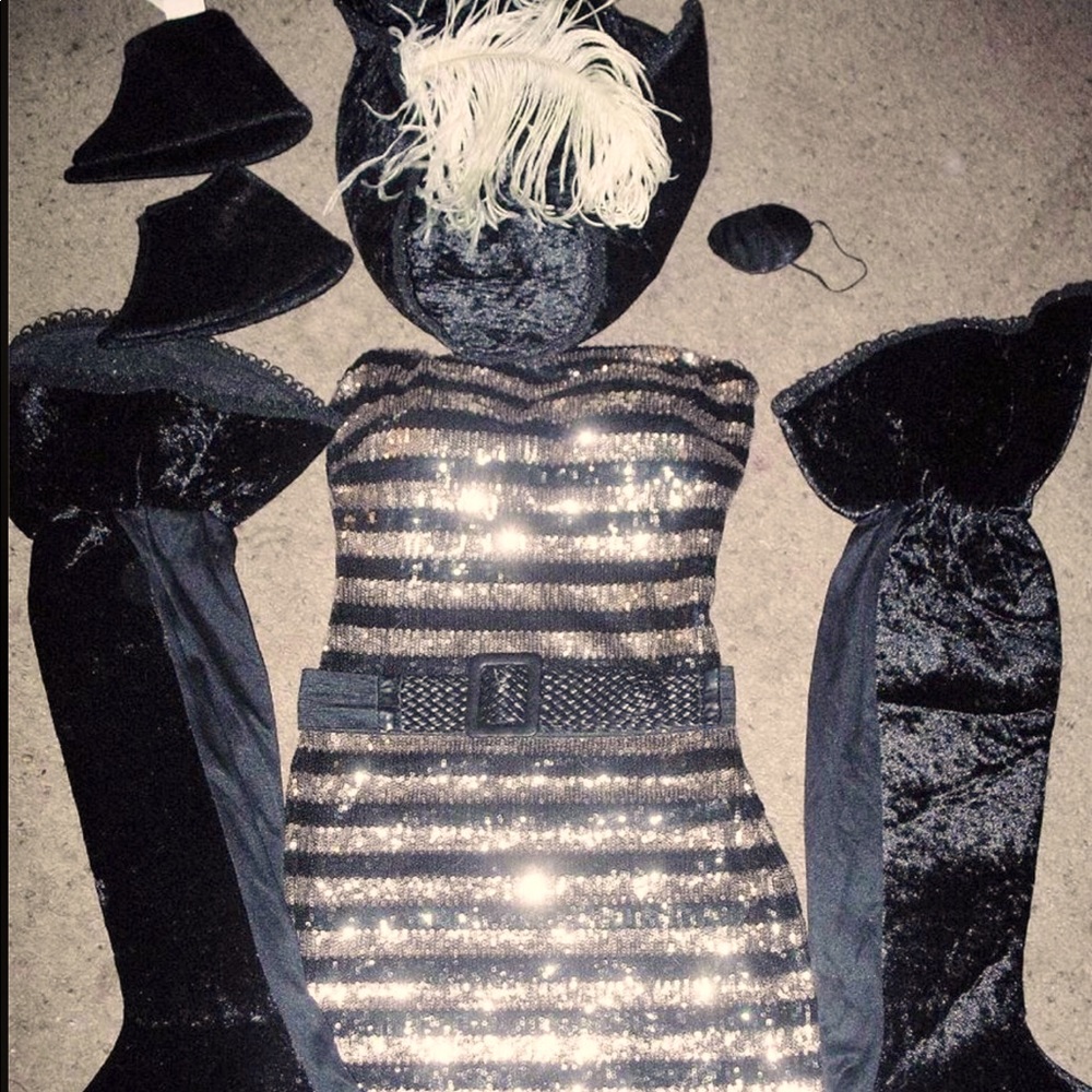 Sequin and velvet pirate lot size small